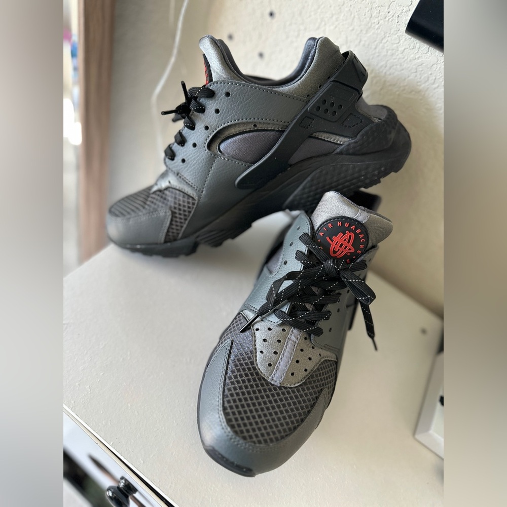 Nike Huaraches - Picture 3 of 6